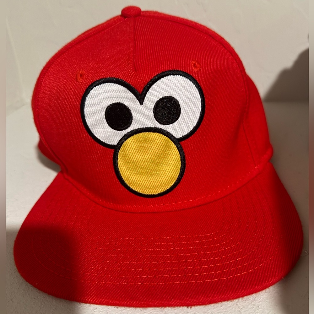 Sesame Street Elmo hat in like new condition